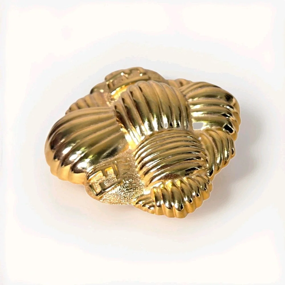 Vintage Fendi Designer Gold Plated Basket Weave Brooch 80s 90s Runway Pin